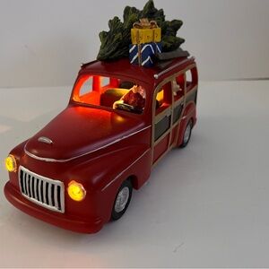 Musical Lighted Station Wagon with Santa Claus Christmas Figurine 9” Mint